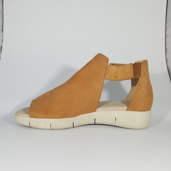 The Flexx Platform Sandal w/ Hook & Eye Closure - Picture 3 of 4